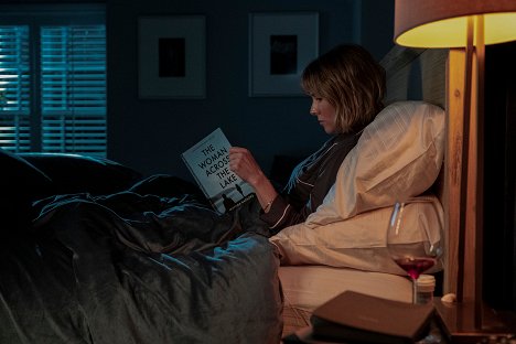 Kristen Bell - Kobieta z domu naprzeciwko dziewczyny w oknie - Episode 1 - Z filmu
