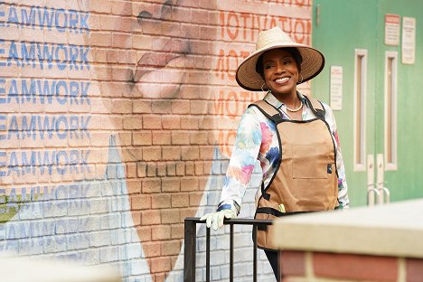 Sheryl Lee Ralph - Abbott Elementary - Art Teacher - Photos