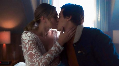 Lili Reinhart, Cole Sprouse - Riverdale - Chapter One Hundred: "The Jughead Paradox" - Photos
