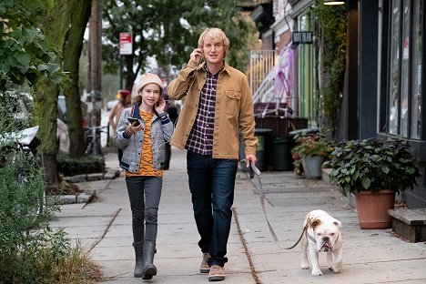 Chloe Coleman, Owen Wilson - Marry Me - Van film