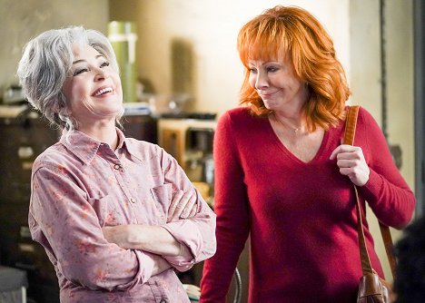 Annie Potts, Reba McEntire - Malý Sheldon - Drahá závada a sprostí ulejváci - Z filmu