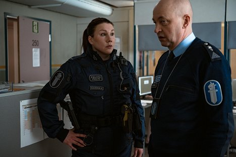 Annika Aapalahti, Rauno Ahonen - Roba - Hätähuuto - De la película
