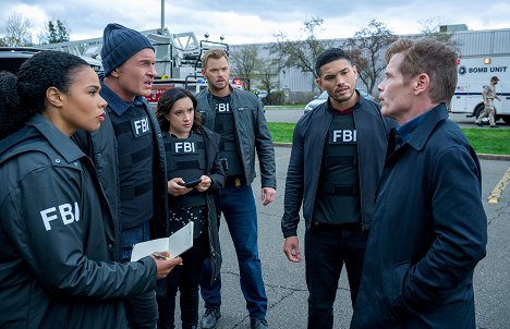 Roxy Sternberg, Julian McMahon, Keisha Castle-Hughes, Kellan Lutz, Miguel Gomez - FBI: Most Wanted - Toxic - Photos