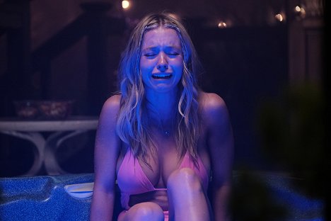 Sydney Sweeney - Euforie - Drink před válkou - Z filmu