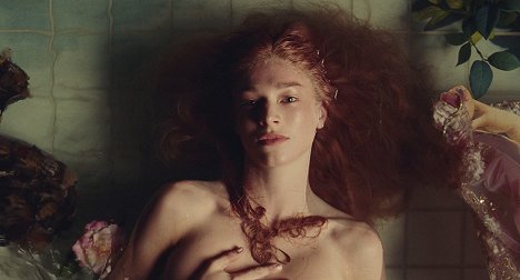 Hunter Schafer - Euphoria - You Who Cannot See, Think of Those Who Can - Van film