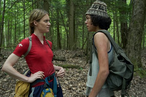 Mackenzie Davis, Luca Villacis - Stanice 11 - Survival Is Insufficient - Z filmu