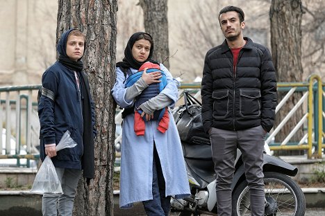 Ghazal Shojaei, Sadaf Asgari, Amirreza Ranjbaran - Coraje - De la película
