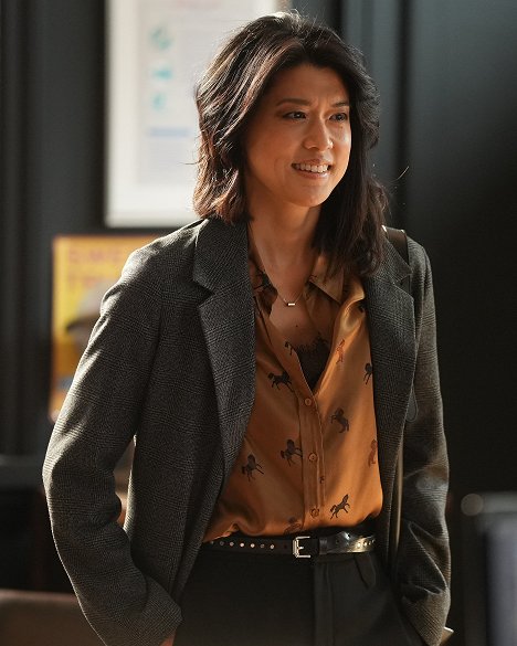 Grace Park - A Million Little Things - Any Way the Wind Blows - Van film