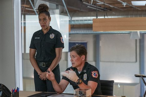 Gina Torres, Rob Lowe - 9-1-1: Lone Star - Red vs. Blue - Photos