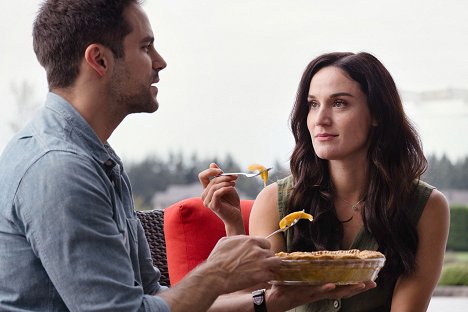 Brant Daugherty, Hayley Sales - Just for the Summer - Liebe für einen Sommer - Filmfotos