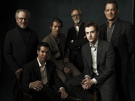 Steven Spielberg, Jon Seda, James Badge Dale, Gary Goetzman, Joseph Mazzello, Tom Hanks - The Pacific - Promoción