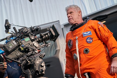 Ron Perlman - Don't Look Up - Making of