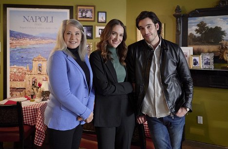 Lorraine Bracco, Melanie Scrofano, Daniel di Tomasso - Welcome to Mama's - Promokuvat