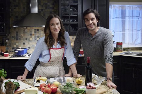 Melanie Scrofano, Daniel di Tomasso - Welcome to Mama's - Promo