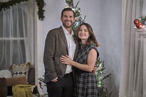 Michael Karl Richards, Erica Durance - Open by Christmas - Werbefoto