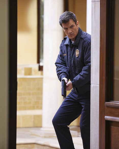 Nathan Fillion - The Rookie - Long Shot - Photos