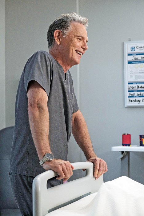 Bruce Greenwood - The Resident - Past, Present, Future - Do filme