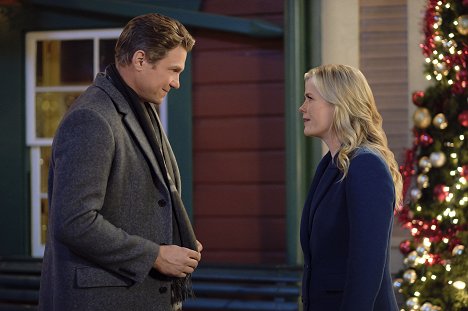 Marc Blucas, Alison Sweeney - Good Morning Christmas - Filmfotos