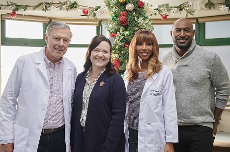 Fred Henderson, Bronwen Smith, Holly Robinson Peete, Adrian Holmes - The Christmas Doctor - Promoción