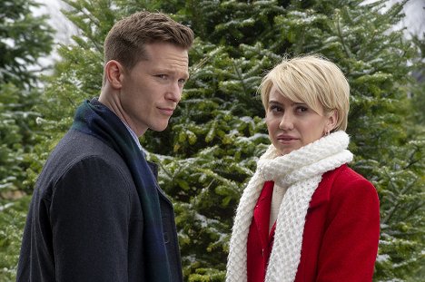 Chad Connell, Chelsea Kane - Christmas by the Book - Filmfotos