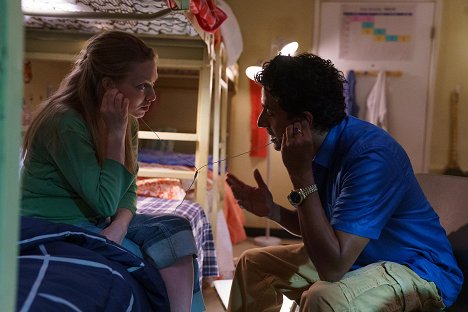 Amanda Seyfried, Naveen Andrews - The Dropout - I'm in a Hurry - Filmfotos