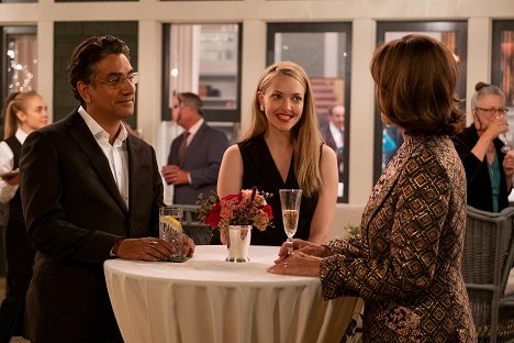 Naveen Andrews, Amanda Seyfried - The Dropout - Iron Sisters - Do filme