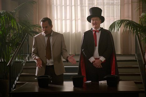 Will Arnett, Conan O'Brien - Murderville - L'Assistante du magicien - Film