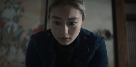 汐里 忽那 - Invasion - First Day - De la película