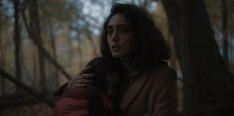 Tara Moayedi, Golshifteh Farahani - Invasion - First Day - Van film