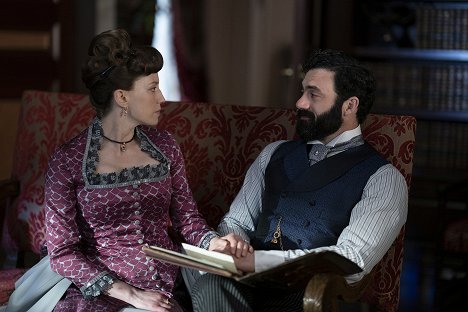 Carrie Coon, Morgan Spector - The Gilded Age - Irresistible Change - Photos
