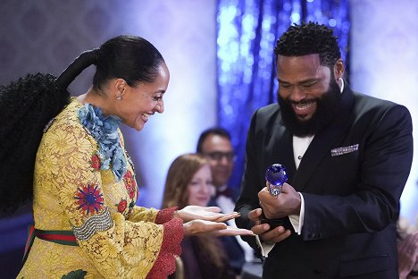 Tracee Ellis Ross, Anthony Anderson - Black-ish - And the Winner Is... - Filmfotos