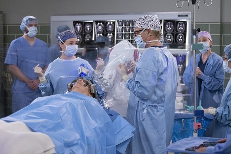 Caterina Scorsone, Greg Germann - Grey's Anatomy - Legacy - Van film