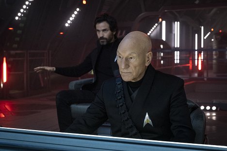 Santiago Cabrera, Patrick Stewart - Star Trek: Picard - Assimilation - Van de set