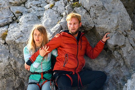 Liliane Zillner, Jochen Matschke - Einsatz in den Alpen - Der Armbrustkiller - Filmfotos