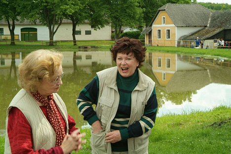 Blanka Bohdanová, Alena Vránová - Náves - Ségry - Z filmu