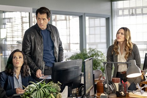 Erin Cahill, Kristoffer Polaha, Jill Wagner - Mystery 101: Killer Timing - Photos