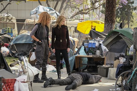 Michelle Hurd, Jeri Ryan - Star Trek: Picard - Assimilation - Photos