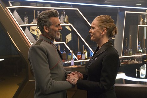 Oded Fehr, Chelah Horsdal - Star Trek: Discovery - Coming Home - Photos