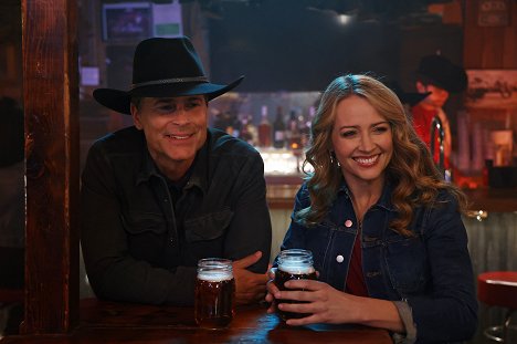 Rob Lowe, Amy Acker - 9-1-1: Lone Star - Prince Albert in a Can - Making of