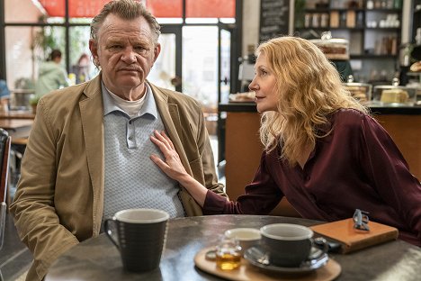 Brendan Gleeson, Patricia Clarkson - State of the Union - Big Mustard - Kuvat elokuvasta