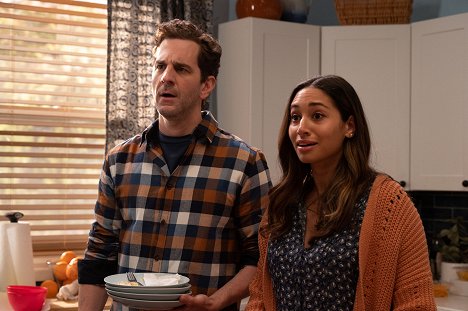 Aaron Abrams, Meaghan Rath - Children Ruin Everything - Sick Day - Z filmu