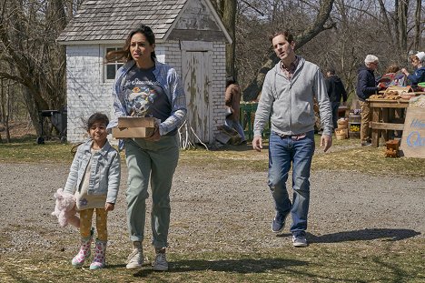 Mikayla SwamiNathan, Meaghan Rath, Aaron Abrams - Children Ruin Everything - Road Trip - Photos