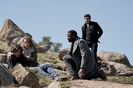 Jack Martin, Natalie Zea, Chiké Okonkwo, Nicholas Gonzalez - La brea - Topanga - Film