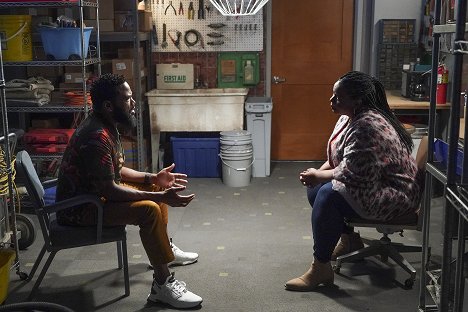 Anthony Anderson, Liz Jenkins - Black-ish - Young, Gifted and Black - Van film