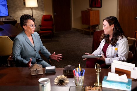 S. Epatha Merkerson, Angela Oh - Chicago Med - To Lean in, or to Let Go - Photos
