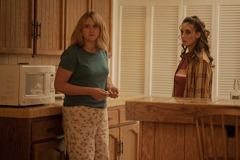 Jillian Bell, Alison Brie - Rev - Žena, ktorá vyriešila vlastnú vraždu - Z filmu