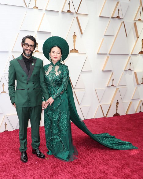 Red Carpet - Carlos López Estrada, Kelly Marie Tran - Oscar-gaala 2022 - Tapahtumista