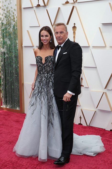 Red Carpet - Kevin Costner - 94th Annual Academy Awards - Events