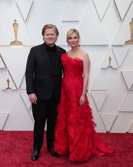 Red Carpet - Jesse Plemons, Kirsten Dunst - 94th Annual Academy Awards - Events