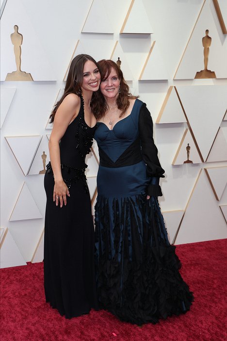 Red Carpet - Claudia Sulewski - 94th Annual Academy Awards - De eventos